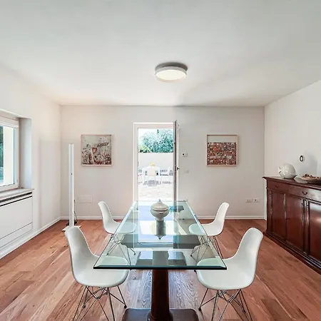 Lovely In With Kitchen Holiday home